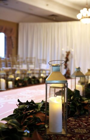 Wedding ceremony decor candals - BLUE MARTINI PHOTOGRAPHY