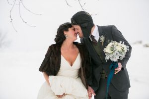 Winter bride and groom photos - Erin Johnson Photography