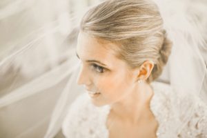 Beautiful bride photo ideas - Melissa Avey Photography