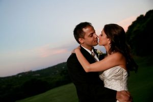 Beautiful outdoor bride and groom photo - HydeParkPhoto