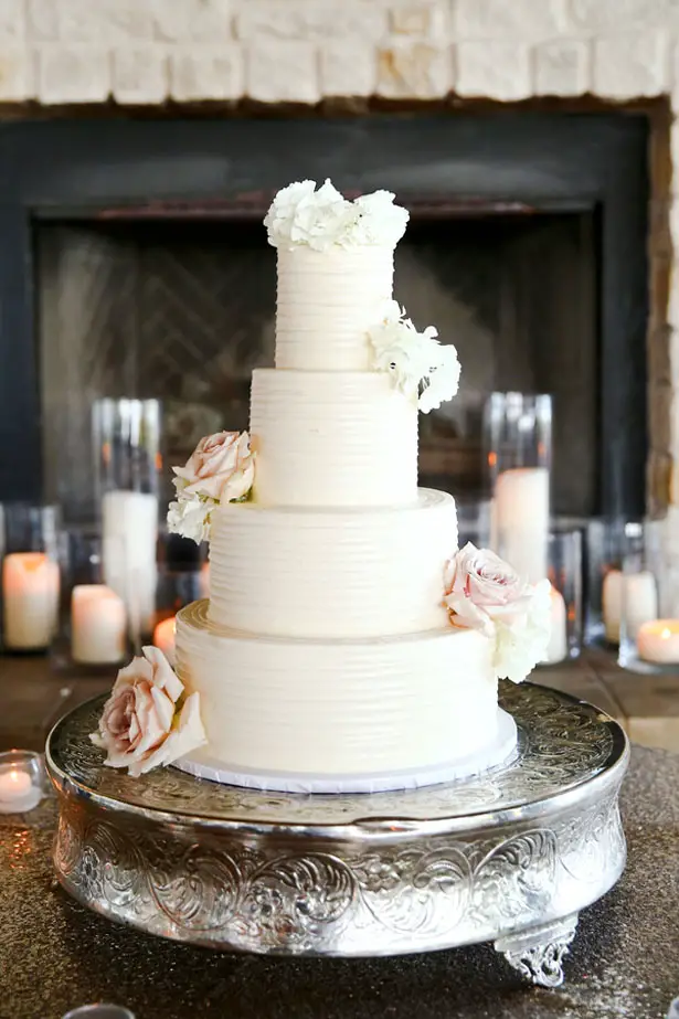 Beautiful wedding cake - HydeParkPhoto
