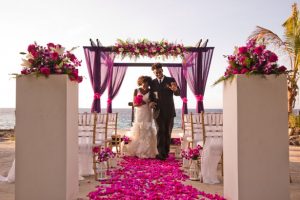 Purple wedding ceremony decor - Manuela Stefan Photography