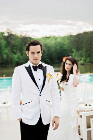 Bride and groom outdoor photo ideas - Andie Freeman Photography