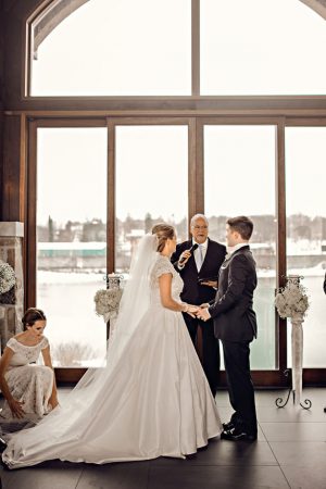 Wedding ceremony picture - Melissa Avey Photography
