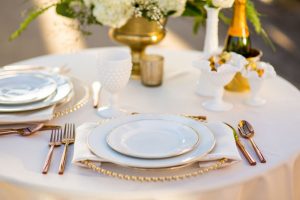 Elegant wedding table-scapae - Kristopher Lindsay Photography