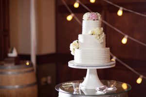 Floral wedding cake - Three16 Photography