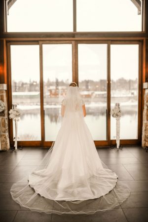 Gorgeous bridal picture - Melissa Avey Photography