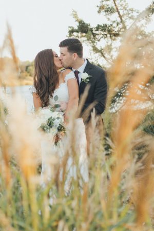 Gorgeous bride and groom photos - OLLI STUDIO