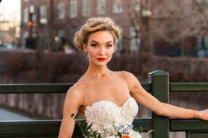 Outdoor bridal picture ideas - Kristopher Lindsay Photography