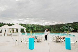 Outdoor wedding ceremony - Andie Freeman Photography