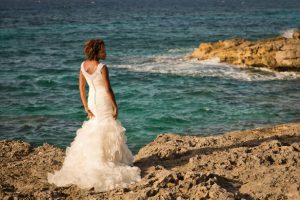 Outdoor wedding photo inspiration - Manuela Stefan Photography