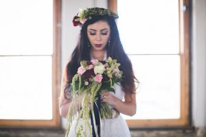 Pretty bridal picture - Alicia Lucia Photography