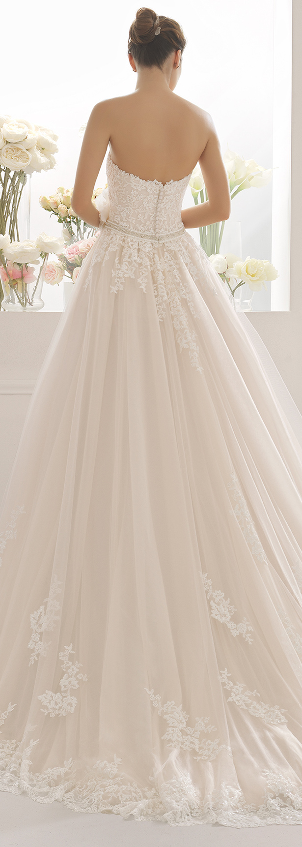 Wedding Dress by Aire Barcelona 2017 Bridal Collection