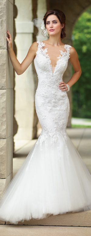 Wedding Dress with Plunging Necklines - Enchanting by Mon Cheri 2017