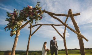 Bride and groom picture ideas - Sam Hurd Photography