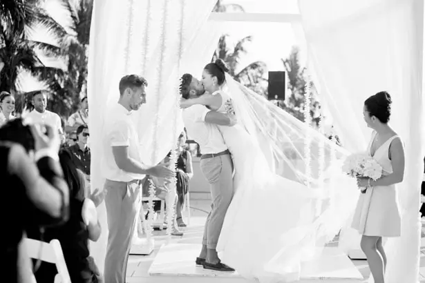 First wedding kiss - Jenna Leigh Wedding Photography