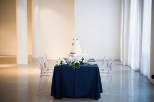 Navy wedding table linen - Elizabeth Nord Photography