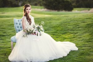 Outdoor bridal photo ideas - Emily Joanne Wedding Films & Photography