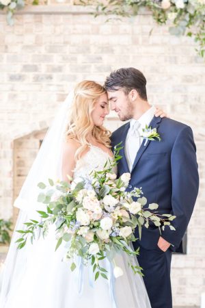 Romantic wedding picture ideas - Anna Holcombe Photography