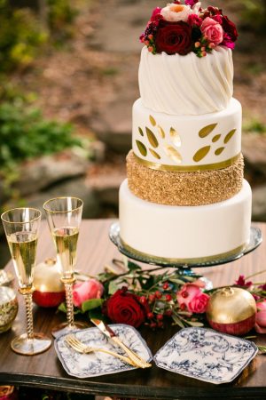 Sequins wedding cake - Cimbalik Photography