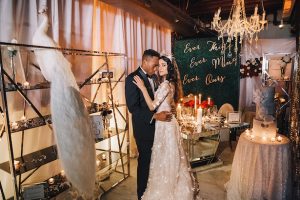 Shopisticated bride and groom -Erika Layne Photography
