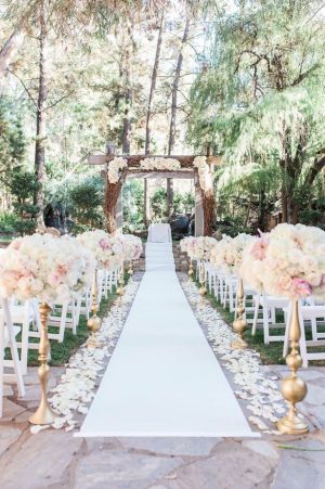 Wedding Ceremony Ideas - via Calamingos Ranch