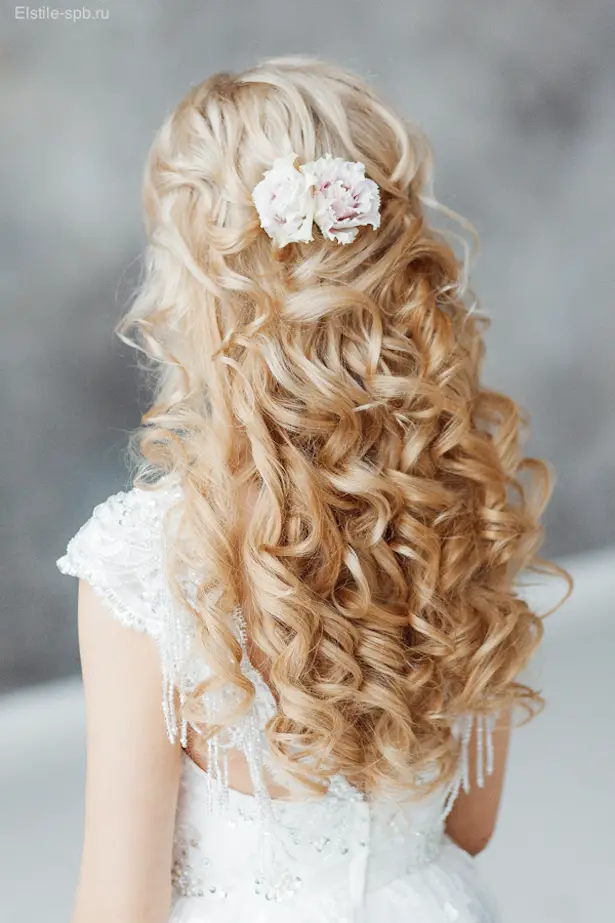 Wedding Hairstyle - via El Stile