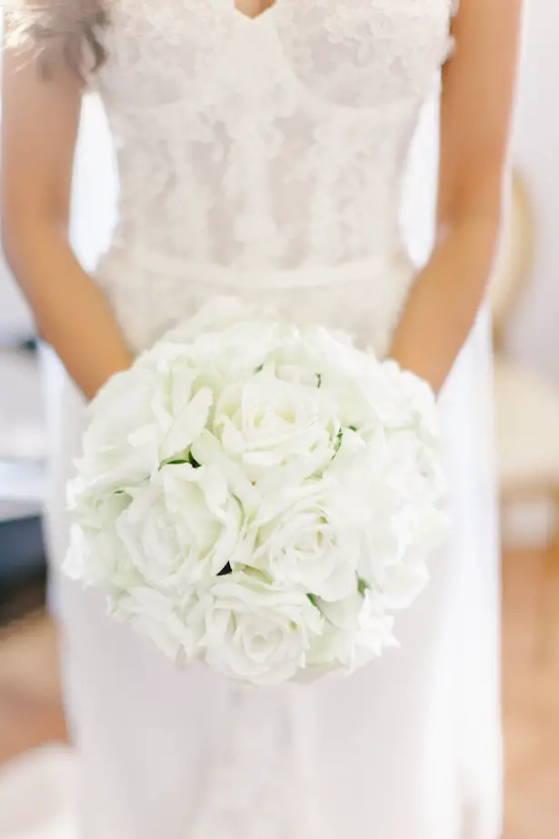 All white Wedding bouquet - Facibeni Fotografia