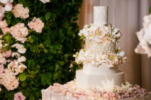 Floral wedding cake - Lin And Jirsa Photography