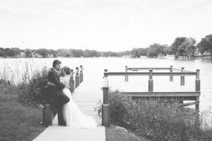 Gorgeous black and white wedding photography - Corner House Photography