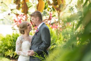 Outdoor wedding picture - Corner House Photography