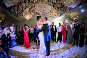 Wedding kiss - Lin And Jirsa Photography