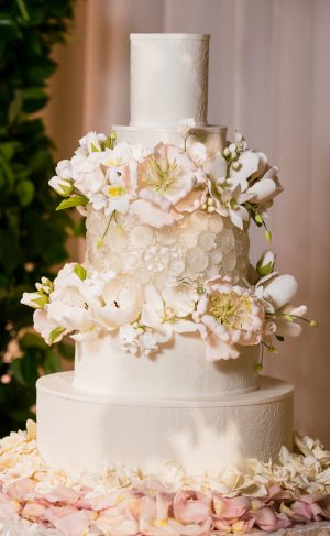luxury wedding cake - Lin And Jirsa Photography