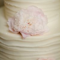 Floral wedding cake - Freeland Photography