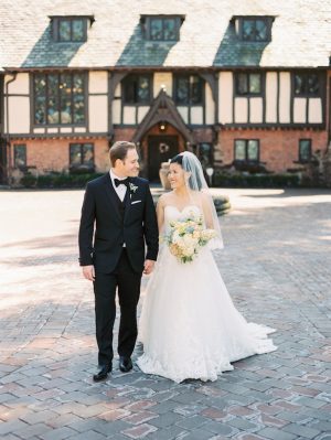 Stylish bride and groom - Hunter Photographic