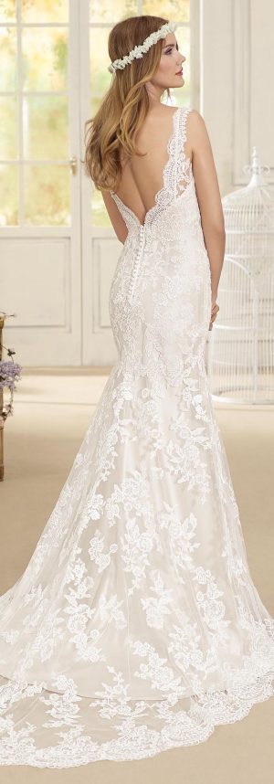 V-neck lace Wedding Dress by Fara Sposa 2017 Bridal Collection