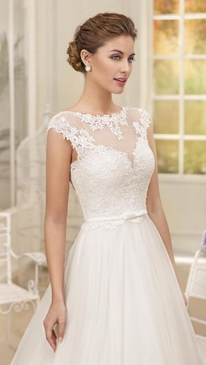 Wedding Dress by Fara Sposa 2017 Bridal Collection 1468668334-0