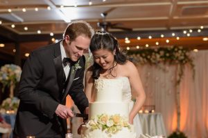 Wedding cake cutting - Hunter Photographic