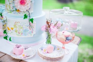 Wedding cake table ideas - Caroline Ross Photography
