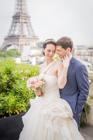Bride and groom outdoor pictures - Pierre Paris Photography