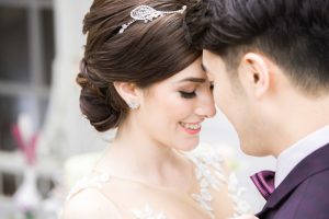 Bride and groom picture ideas - L'estelle Photography