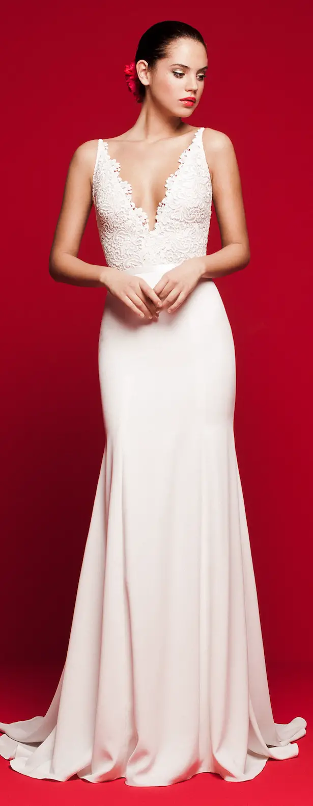 Fitted lace Wedding Dress with tulle skirt and lace top - Daalarna 2018 Love Story Bridal Collection