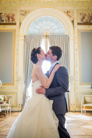 First wedding kiss - Pierre Paris Photography