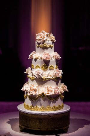 Gorgeous wedding cake - Style and Story Photography