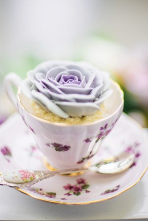 Rose wedding cupcakes - L'estelle Photography