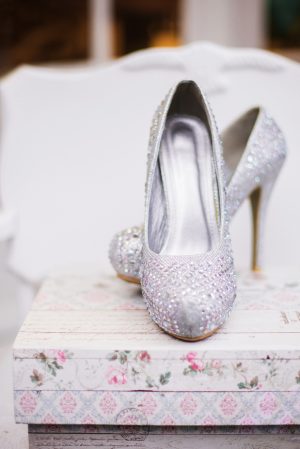Silver wedding shoes - L'estelle Photography