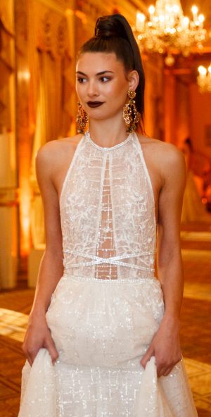 Wedding Dress by BERTA Spring 2018 runway show 18-01 (2)