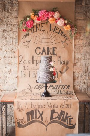 Wedding cake backdrop - Gideon Photography