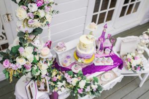 Wedding cake table decor - L'estelle Photography