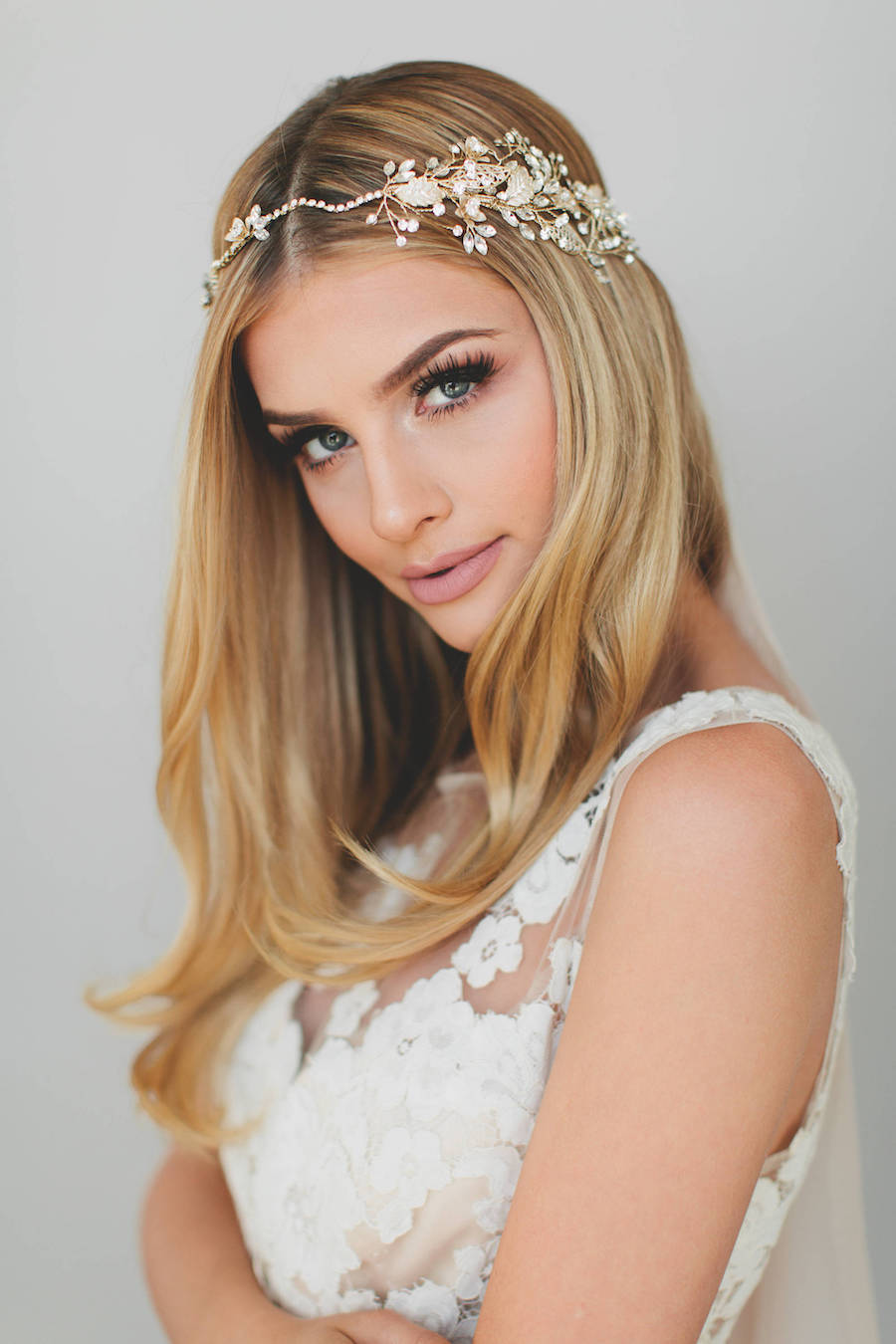 20 Gorgeous Bridal Headpieces For Sophisticated Brides 5639